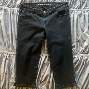 Really cute above ankle pants